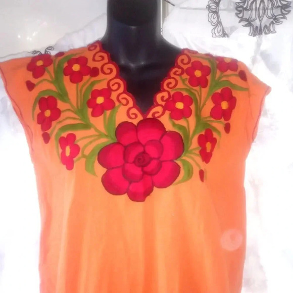 :Mexican embroidery dress size small ( bag C ) - Picture 3 of 3